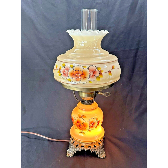 Vintage Honey Iridescent Hand Painted Gone With the Wind Hurricane Lamp 1973 - Picture 5 of 11